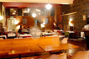 De Los Santos - Accommodation Newcastle 0