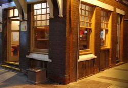 The Hampshire - Accommodation Newcastle 1