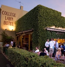 The College Lawn Hotel - Accommodation Newcastle 1