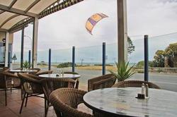 Henley Beach Hotel - Accommodation Newcastle 3