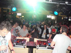 Swell Tavern - Accommodation Newcastle 3