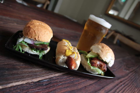 The Quarrymans Hotel - Accommodation Newcastle 0