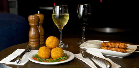 The Social Bar & Restaurant - Accommodation Newcastle 1