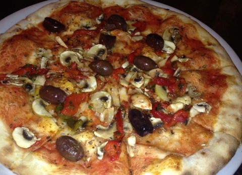 L'olio - Accommodation Newcastle 0