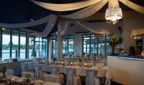 The River Deck On Noosa Marina - Accommodation Newcastle 2
