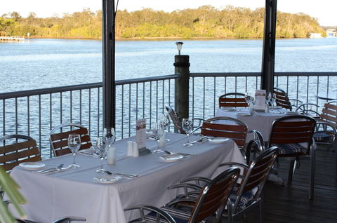 The River Deck On Noosa Marina - Accommodation Newcastle 4