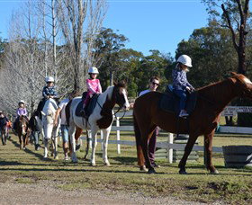 Horse Riding At Oaks Ranch And Country Club - Accommodation Newcastle 3