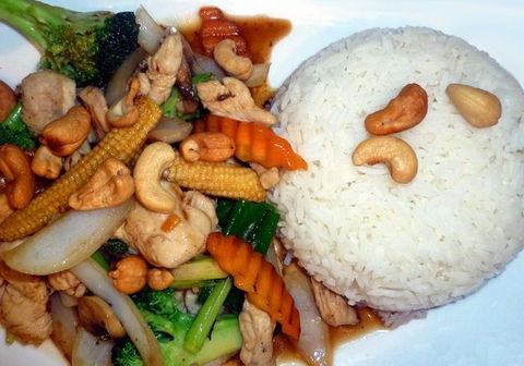 Eagle Thai - Accommodation Newcastle 3