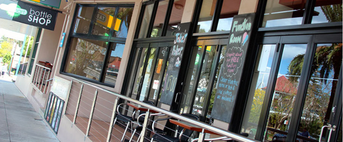 Spinning Wheel Hotel - Accommodation Newcastle 1