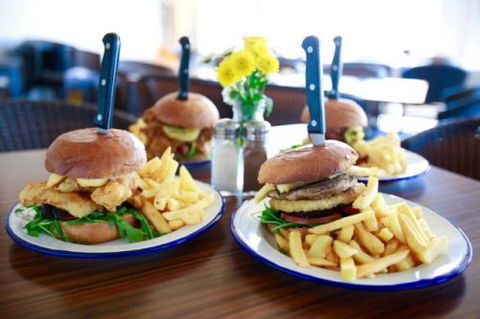 Tea Gardens Hotel–Motel - Accommodation Newcastle 3