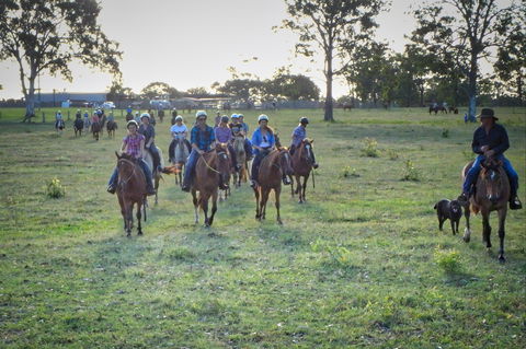 Night Horse Ride And Dinner - Accommodation Newcastle 1