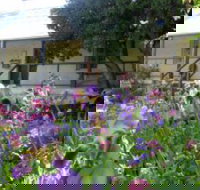 Raglan Art Award Exhibition - Accommodation Newcastle