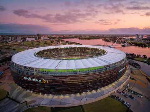 Fremantle Dockers V West Coast Eagles - AFL Round 7 - Accommodation Newcastle 1