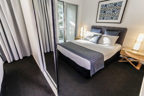 Island Views - Accommodation Newcastle 5