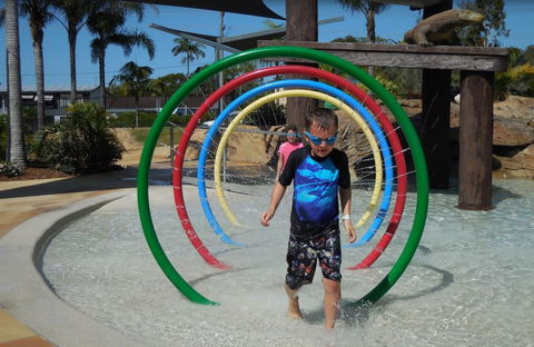 Blue Dolphin Holiday Resort - Accommodation Newcastle 2
