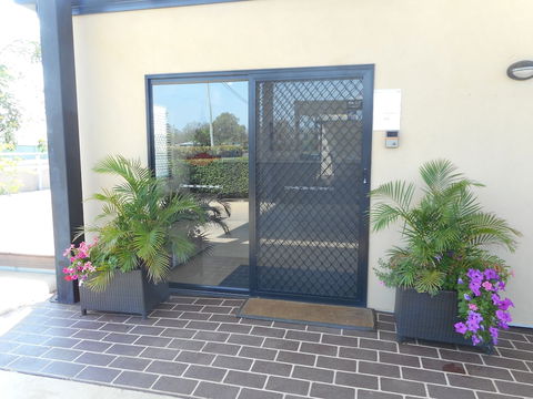 Injune Motor Inn - Accommodation Newcastle 0