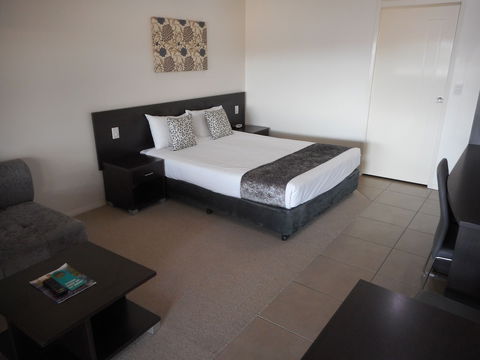 Injune Motor Inn - Accommodation Newcastle 5