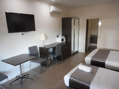 Injune Motor Inn - Accommodation Newcastle 6