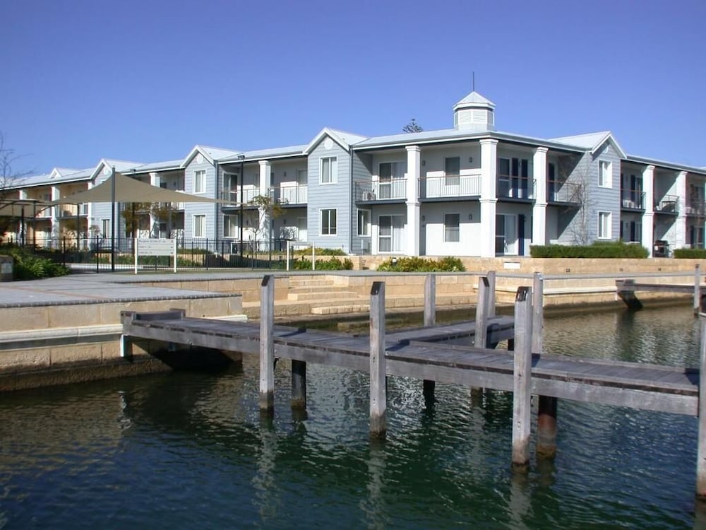 Halls Head WA Accommodation Newcastle