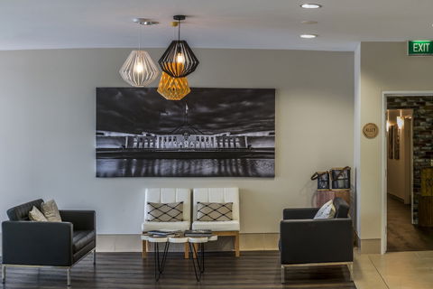 Pacific Suites Canberra - Accommodation Newcastle 4