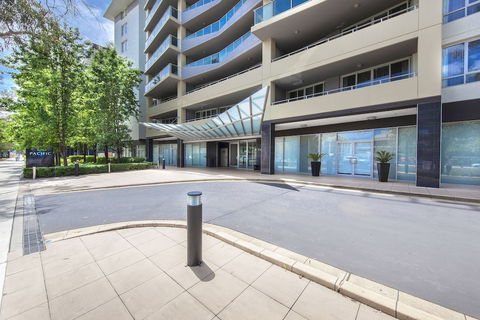 Pacific Suites Canberra - Accommodation Newcastle 1