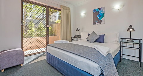 Burleigh On The Beach Holiday Apartments - Accommodation Newcastle 4