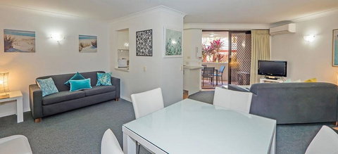 Burleigh On The Beach Holiday Apartments - Accommodation Newcastle 5