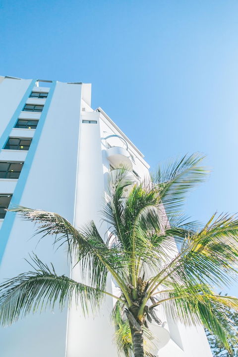 Komune - Gold Coast - Accommodation Newcastle 2