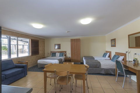 Windmill Motel And Events Centre - Accommodation Newcastle 7