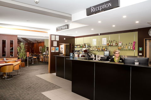 Edgewater Hotel - Accommodation Newcastle 0