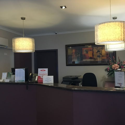 Eltham Gateway Hotel - Accommodation Newcastle 2