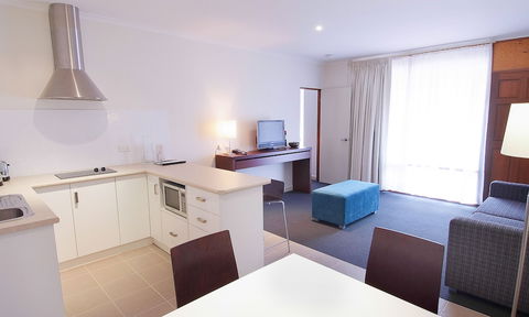 The Standpipe Golf Motor Inn - Accommodation Newcastle 5