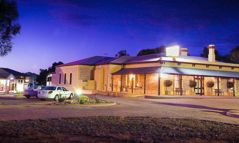 The Standpipe Golf Motor Inn - Accommodation Newcastle 1