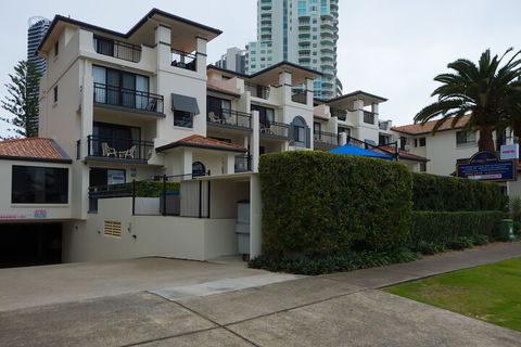 Island Beach Resort - Accommodation Newcastle 1