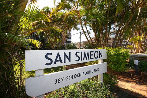 San Simeon Apartments - Accommodation Newcastle 2