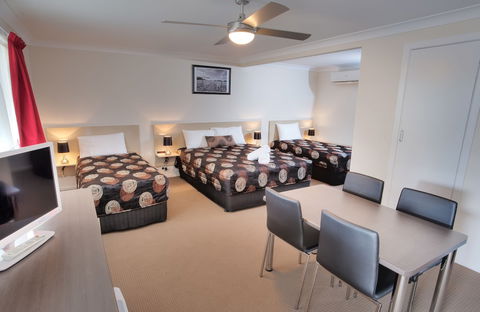 High Street Motor Inn - Accommodation Newcastle 4