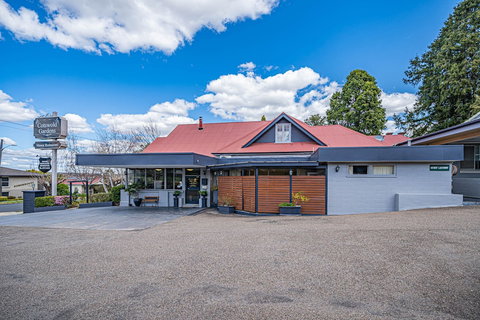 Cotswold Gardens - Accommodation Newcastle 4