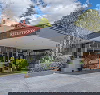 Cotswold Gardens - Accommodation Newcastle