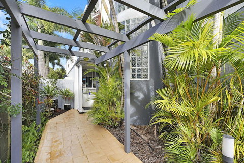 Beachside Mooloolaba - Accommodation Newcastle 1
