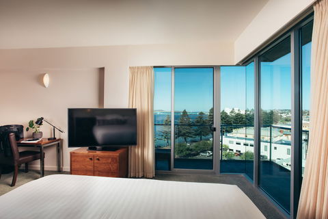 The Port Lincoln Hotel - Accommodation Newcastle 6