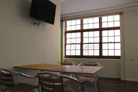 Cooper Lodge Hotel - Accommodation Newcastle 0