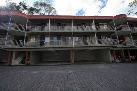 Lorne Coachman Inn - Accommodation Newcastle 0