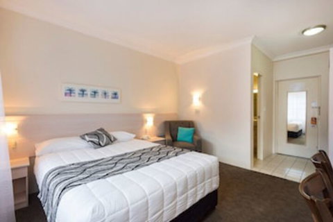 Comfort Inn All Seasons - Accommodation Newcastle 0