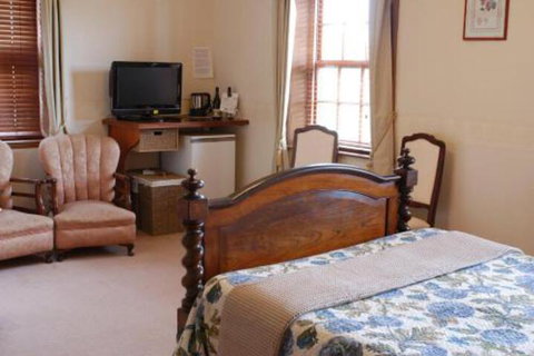 Schouten House - Accommodation Newcastle 3