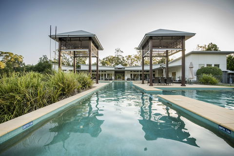 Beach Road Holiday Homes - Accommodation Newcastle 3