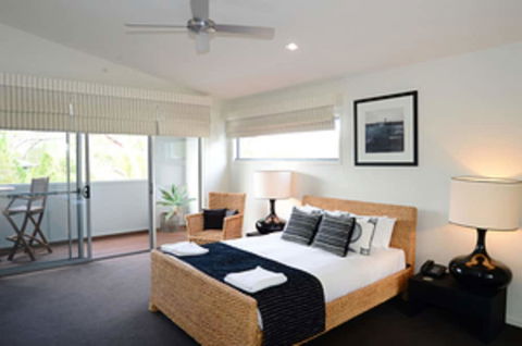 Beach Road Holiday Homes - Accommodation Newcastle 4
