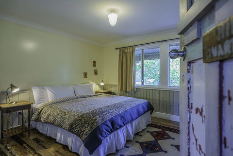 Old Leura Dairy - Accommodation Newcastle 4