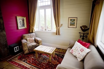 Old Leura Dairy - Accommodation Newcastle 6