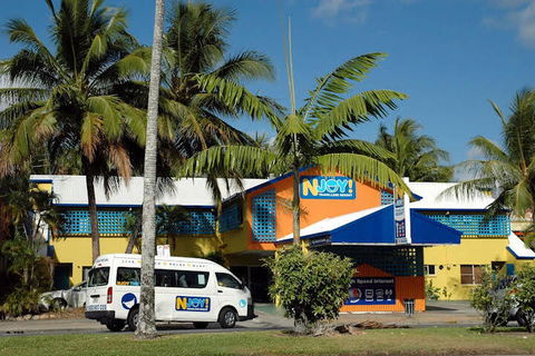 Njoy! Travellers Resort - Accommodation Newcastle 2