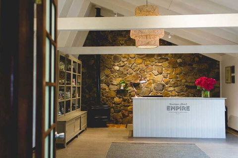 Empire Spa Retreat - Accommodation Newcastle 5